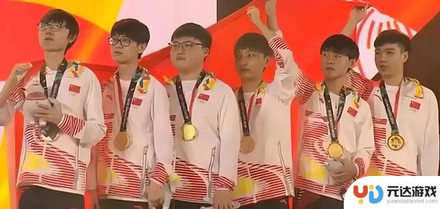 狂魔哥在直播中引战：贬低Faker、嘲讽Uzi，被指是流量小丑？