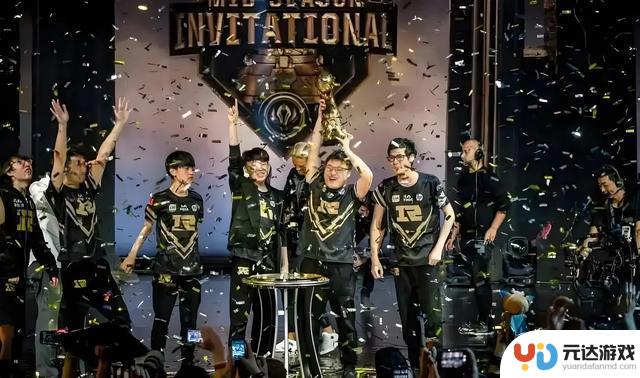 狂魔哥在直播中引战：贬低Faker、嘲讽Uzi，被指是流量小丑？