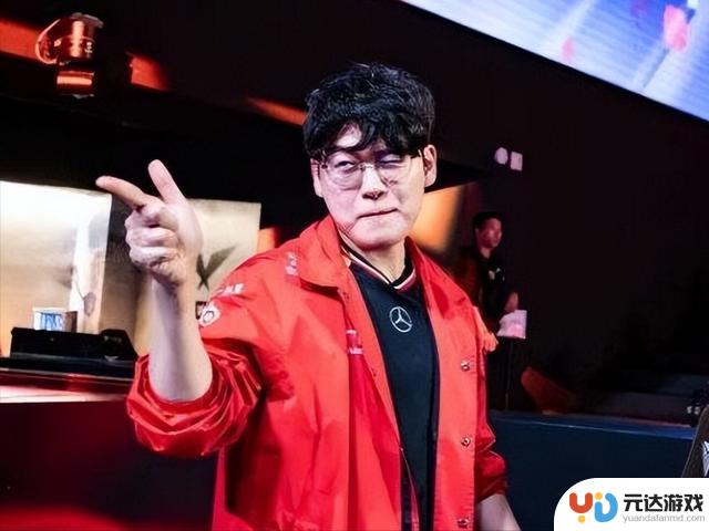 TheShy因侮辱黑被官方警告！某些观众行为过火，小吕布采访失控