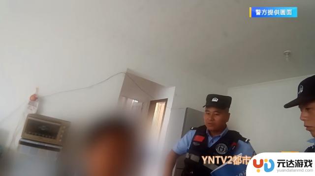 男孩独自在家，手机无法解锁，却被吓坏，只能怎么办？