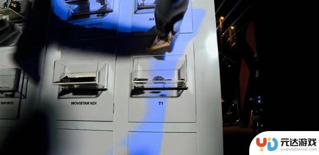 T1背景下GEN夺得EWC英雄联盟2025冠军，展现胜利的光芒