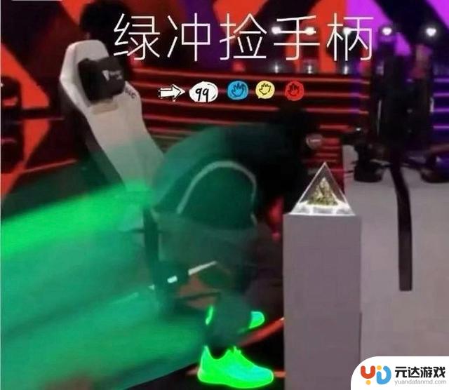 《街头霸王6》中的经典场景：Punk被小孩曾卓君丝血反击开香槟