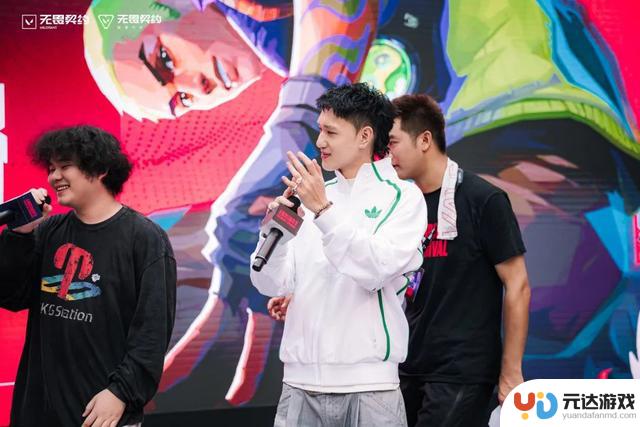 无畏契约在重庆打造了一座令人热血沸腾的“赛博瓦城”！